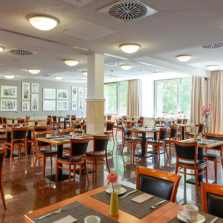 Hotel Leonardo Ku'damm 4*
